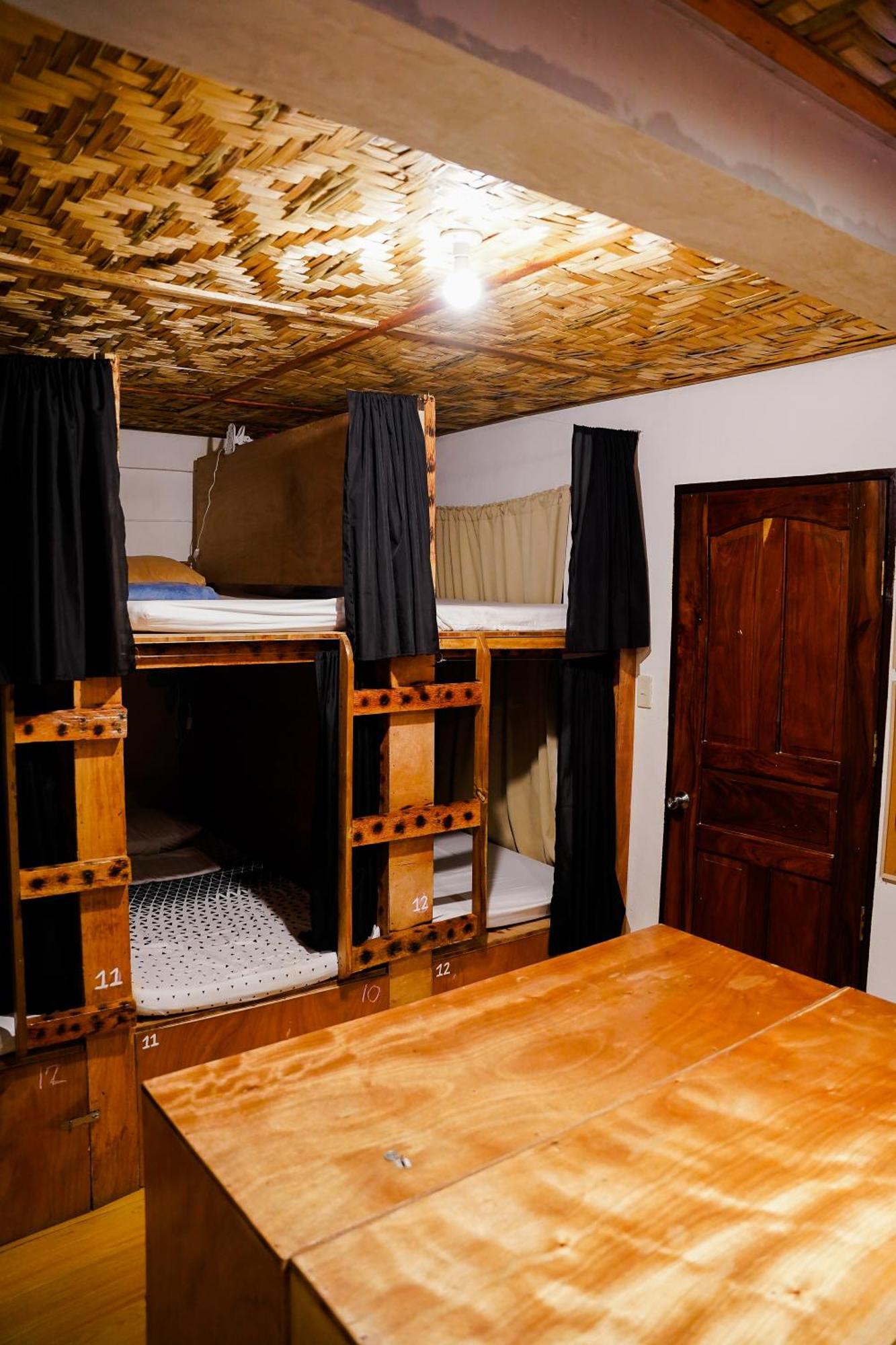 Yes Surf Siargao Hostel General Luna  Εξωτερικό φωτογραφία