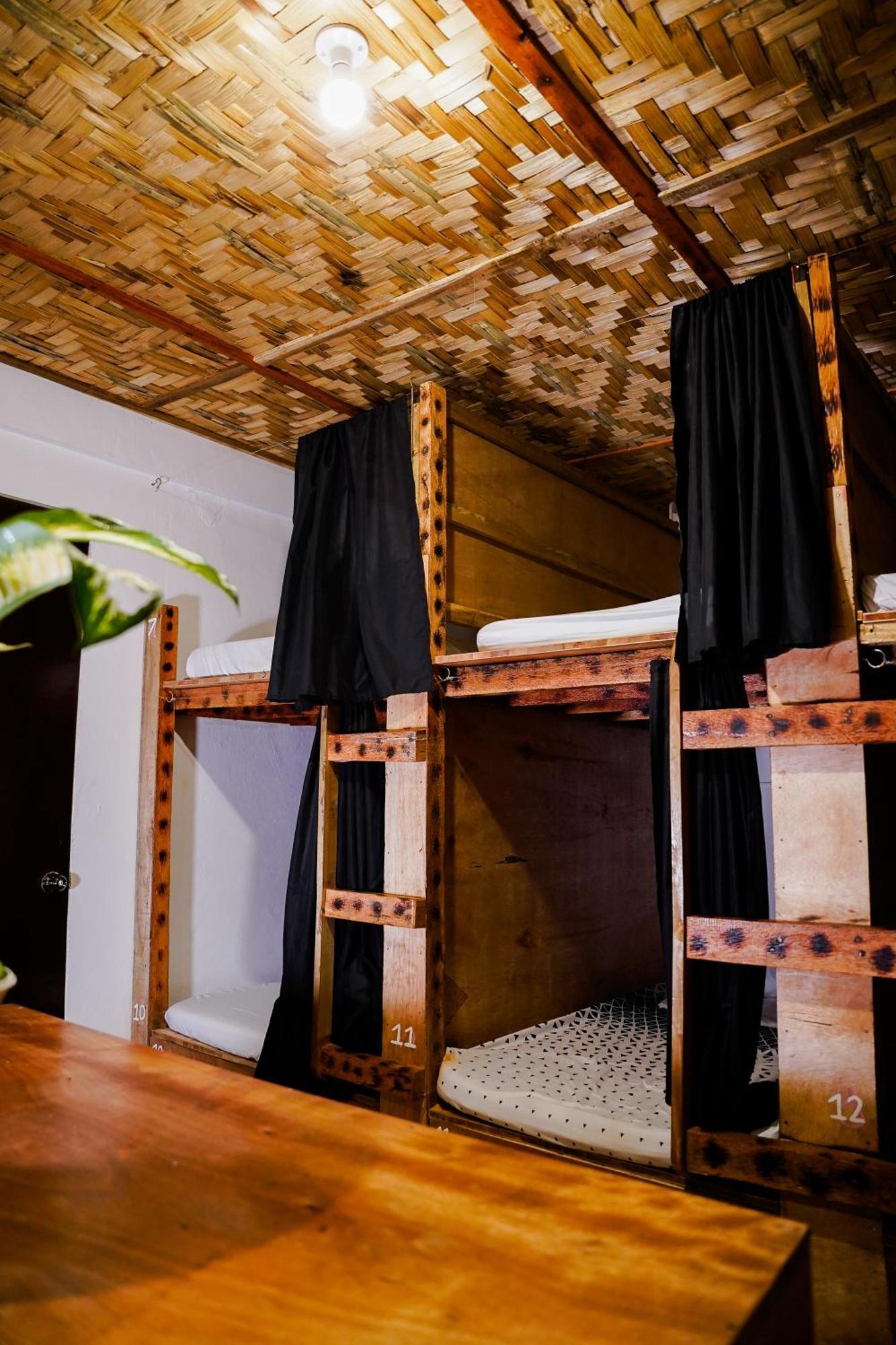 Yes Surf Siargao Hostel General Luna  Εξωτερικό φωτογραφία
